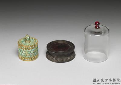 图片[3]-Pair of gold boxes with Tibetuoise inlay, fitted with glass covers, Qing dynasty (1644-1912)-China Archive